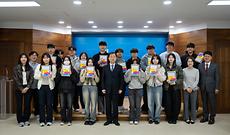 250306 2025학년도 신입생 입학 축하선물 증정식-18.jpg